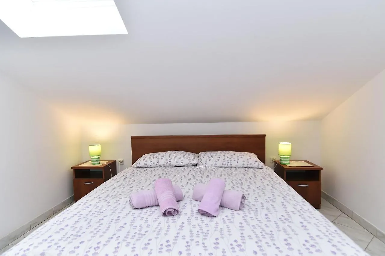 Apartments Luni II 巴斯卡