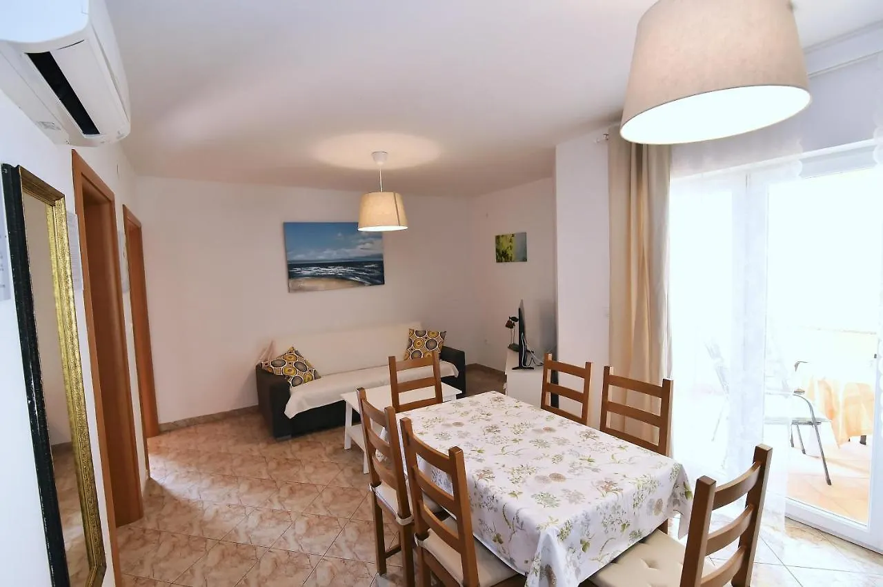 Apartments Luni II Baška